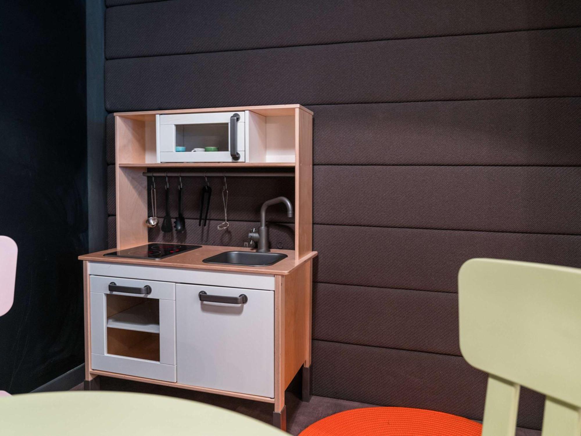 Ibis Styles En Champagne Centre Hotel