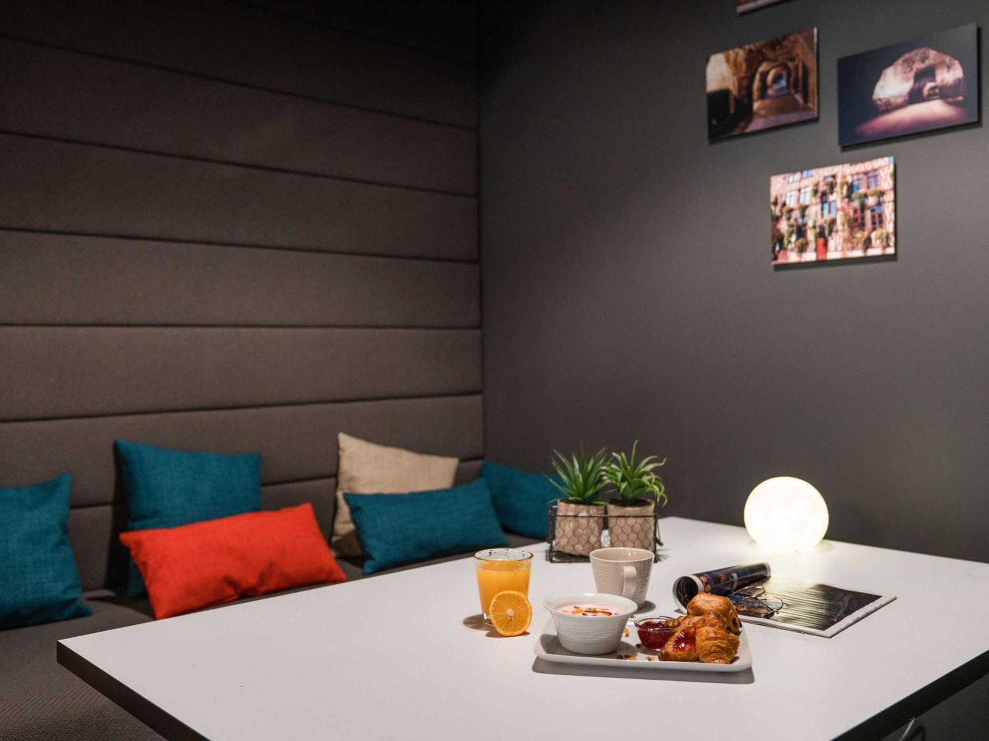 Hotel Ibis Styles En Champagne Centre