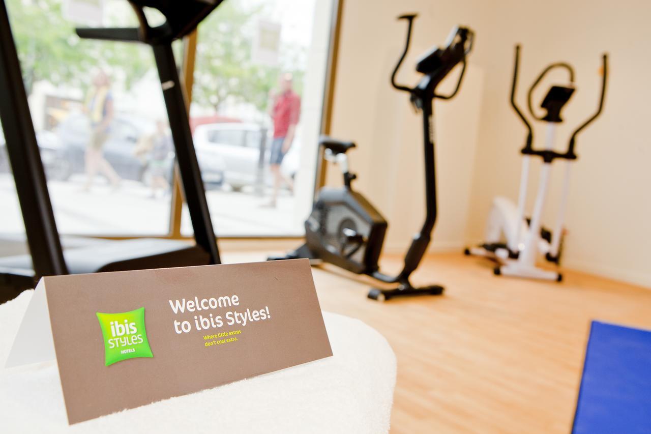 Hotel Ibis Styles En Champagne Centre 3*